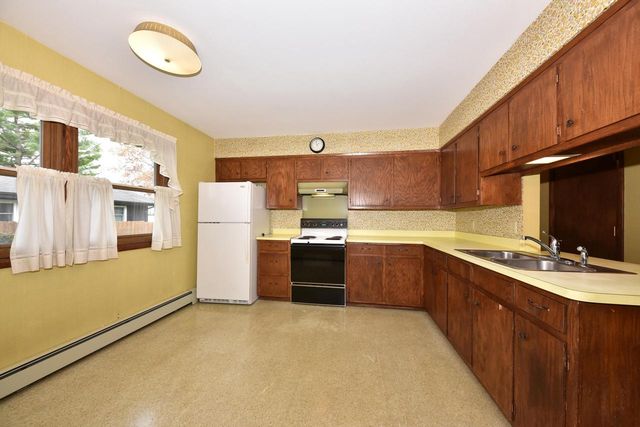 2789 Hillcrest DRIVE, Hartford, WI 53027