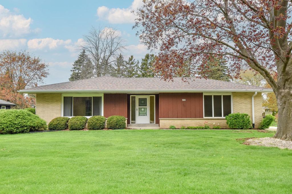 2789 Hillcrest DRIVE, Hartford, WI 53027