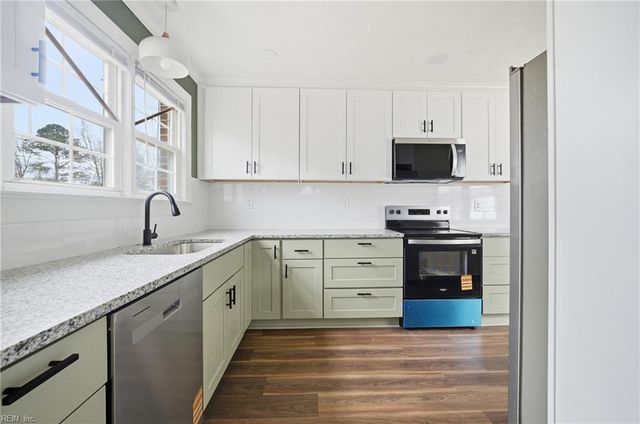 411 S College DR, Franklin, VA 23851