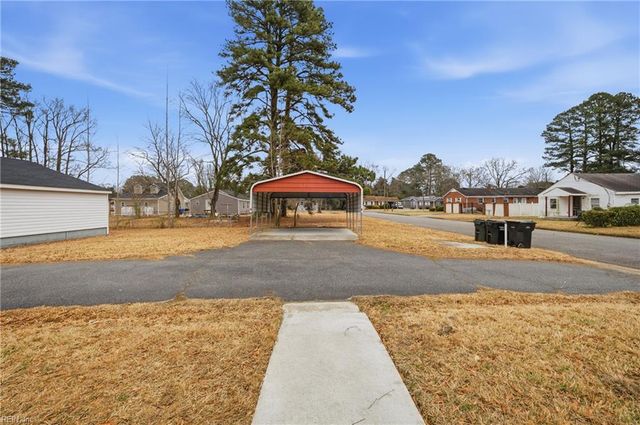 411 S College DR, Franklin, VA 23851