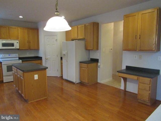 650 CLYDESDALE DR, York, PA 17402