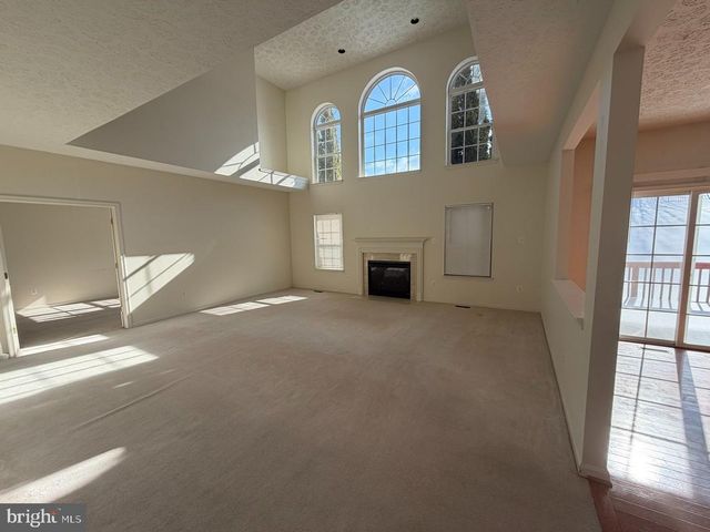 650 CLYDESDALE DR, York, PA 17402