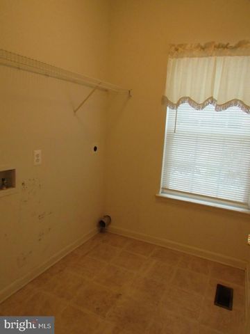 650 CLYDESDALE DR, York, PA 17402