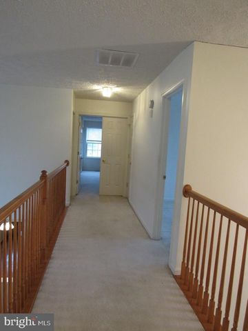 650 CLYDESDALE DR, York, PA 17402