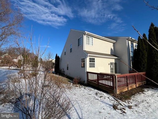 650 CLYDESDALE DR, York, PA 17402