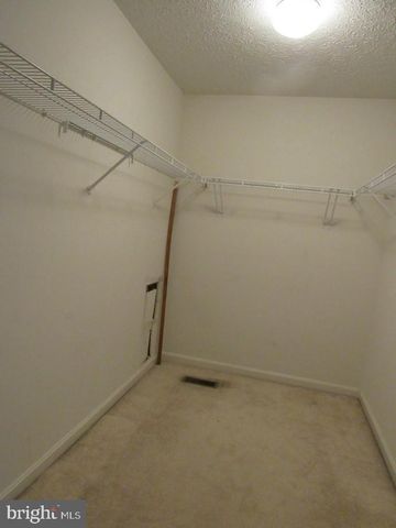 650 CLYDESDALE DR, York, PA 17402