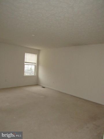 650 CLYDESDALE DR, York, PA 17402