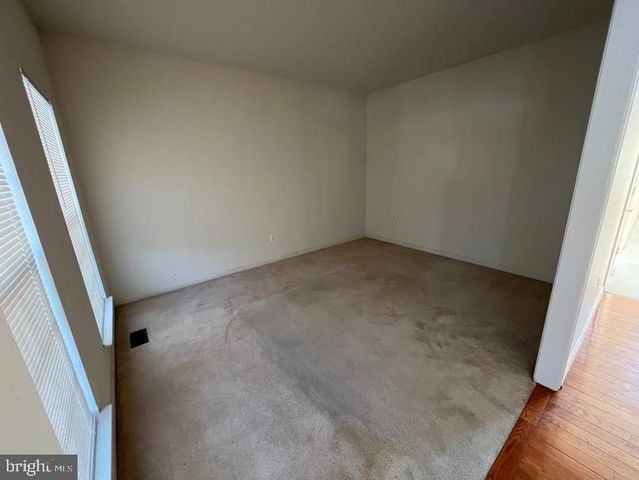 650 CLYDESDALE DR, York, PA 17402