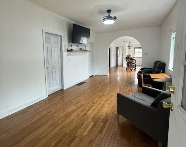 2846 E 101st Street, Chicago, IL 60617