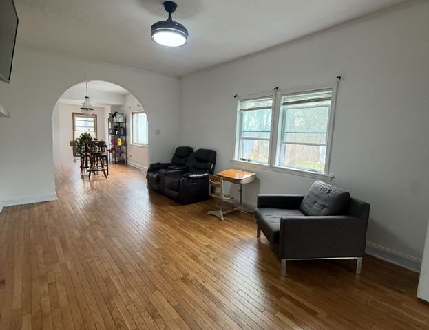 2846 E 101st Street, Chicago, IL 60617
