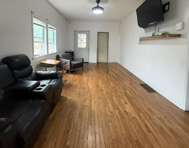 2846 E 101st Street, Chicago, IL 60617