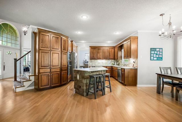 8215 W 129th Terrace, Overland Park, KS 66213