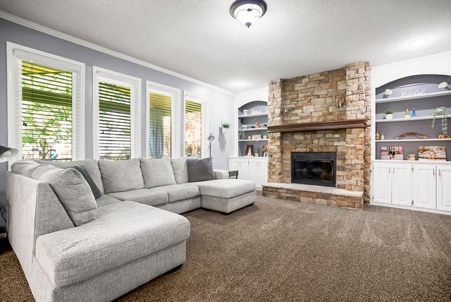 8215 W 129th Terrace, Overland Park, KS 66213