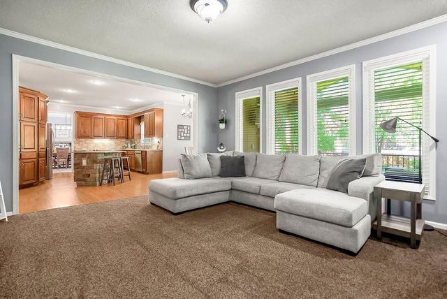 8215 W 129th Terrace, Overland Park, KS 66213