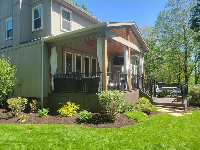 8215 W 129th Terrace, Overland Park, KS 66213