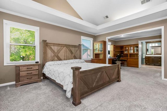 8215 W 129th Terrace, Overland Park, KS 66213