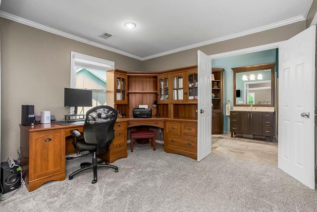 8215 W 129th Terrace, Overland Park, KS 66213
