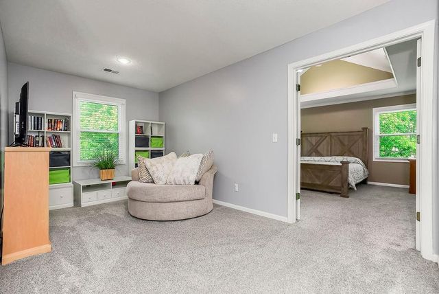 8215 W 129th Terrace, Overland Park, KS 66213