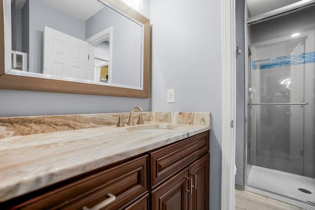 8215 W 129th Terrace, Overland Park, KS 66213