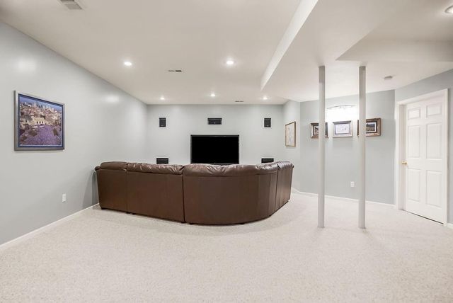 8215 W 129th Terrace, Overland Park, KS 66213
