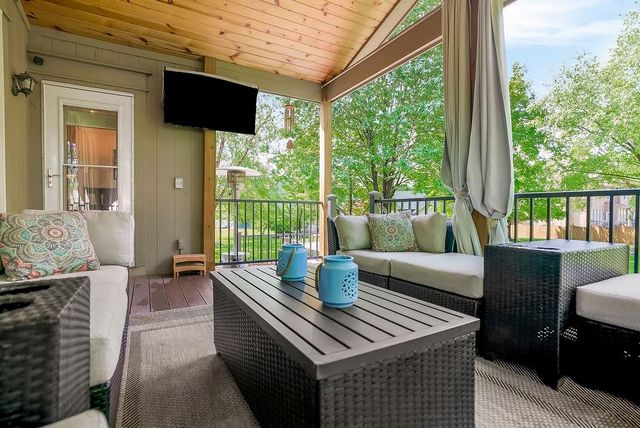 8215 W 129th Terrace, Overland Park, KS 66213