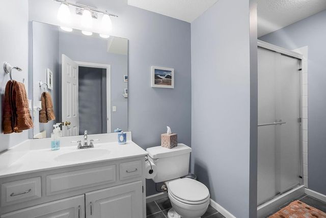 8215 W 129th Terrace, Overland Park, KS 66213