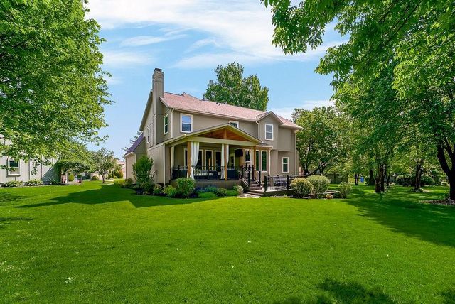8215 W 129th Terrace, Overland Park, KS 66213