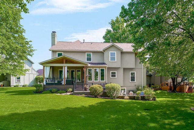 8215 W 129th Terrace, Overland Park, KS 66213