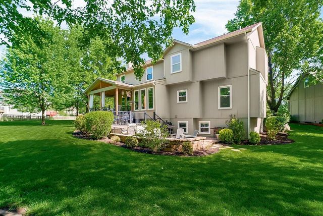 8215 W 129th Terrace, Overland Park, KS 66213