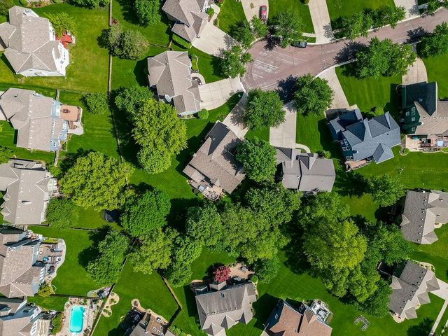 8215 W 129th Terrace, Overland Park, KS 66213