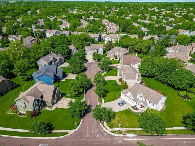 8215 W 129th Terrace, Overland Park, KS 66213