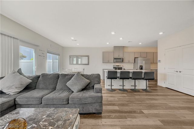 6545 Cinnamon Hazelnut Street, North Las Vegas, NV 89084
