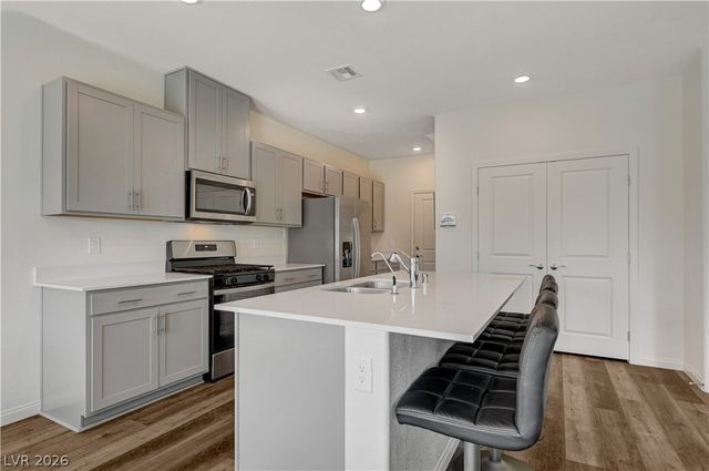 6545 Cinnamon Hazelnut Street, North Las Vegas, NV 89084