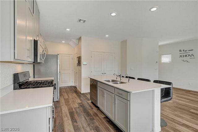 6545 Cinnamon Hazelnut Street, North Las Vegas, NV 89084