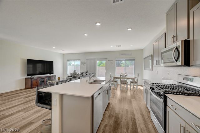 6545 Cinnamon Hazelnut Street, North Las Vegas, NV 89084