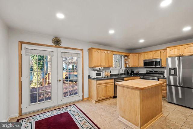 4914 WYCLIFF LN, Fairfax, VA 22032