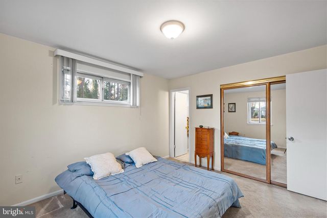 4914 WYCLIFF LN, Fairfax, VA 22032