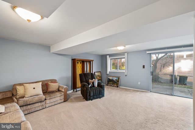 4914 WYCLIFF LN, Fairfax, VA 22032