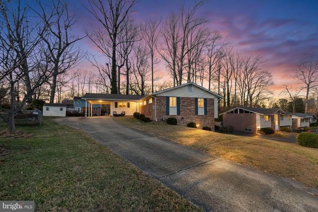 4914 WYCLIFF LN, Fairfax, VA 22032