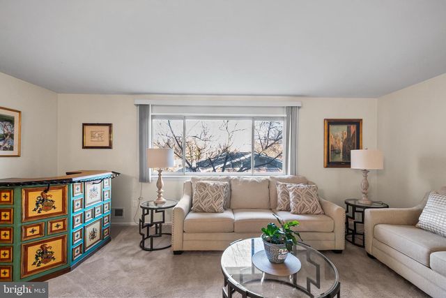 4914 WYCLIFF LN, Fairfax, VA 22032