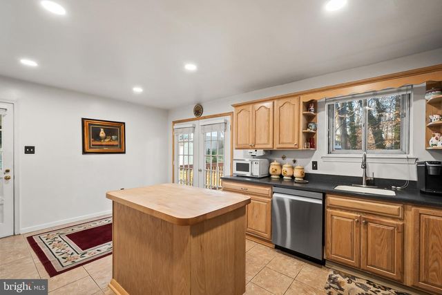 4914 WYCLIFF LN, Fairfax, VA 22032