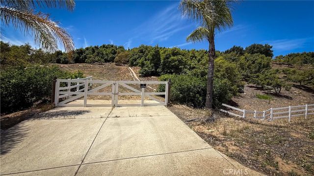 45100 La Cruz Drive, Temecula, CA 92590