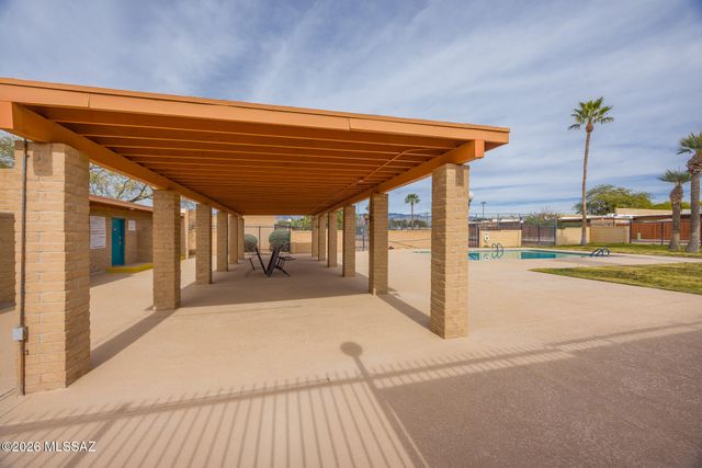 679 S Pantano Pw Parkway S, Tucson, AZ 85710