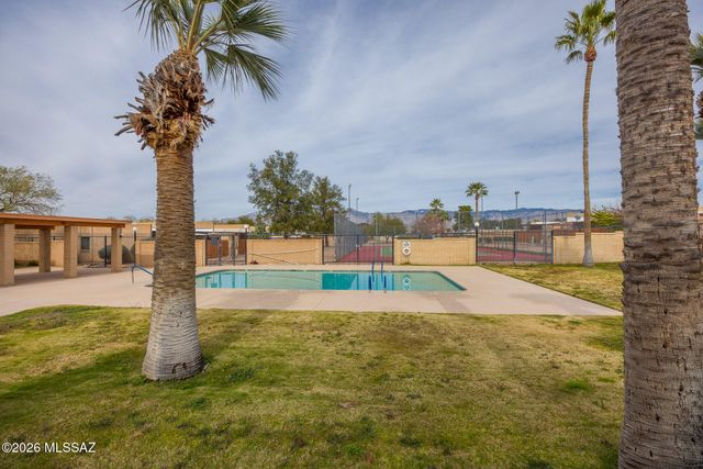 679 S Pantano Pw Parkway S, Tucson, AZ 85710