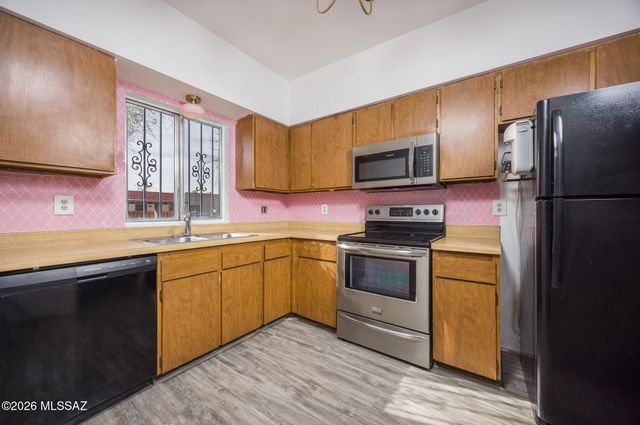 679 S Pantano Pw Parkway S, Tucson, AZ 85710