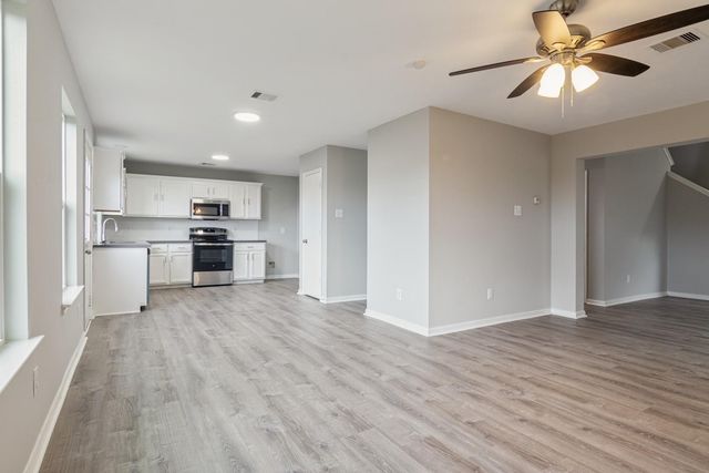 5607 Violet Path Lane, Houston, TX 77085