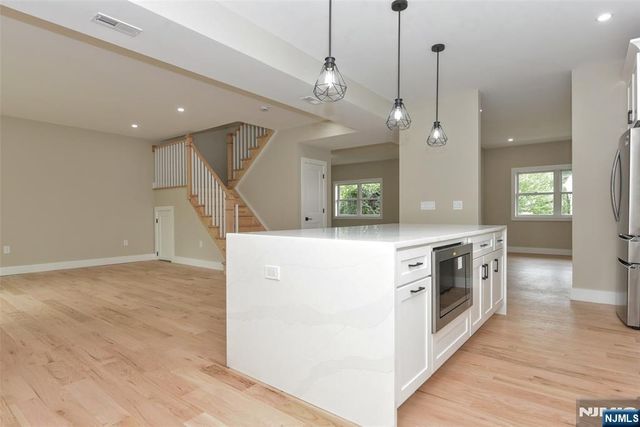 14 Charles Terrace, Waldwick, NJ 07463