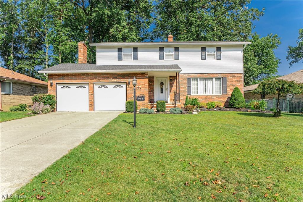 941 Meadview Drive, Parma, OH 44131