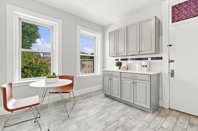 59 Alton Pl 5, Brookline, MA 02446