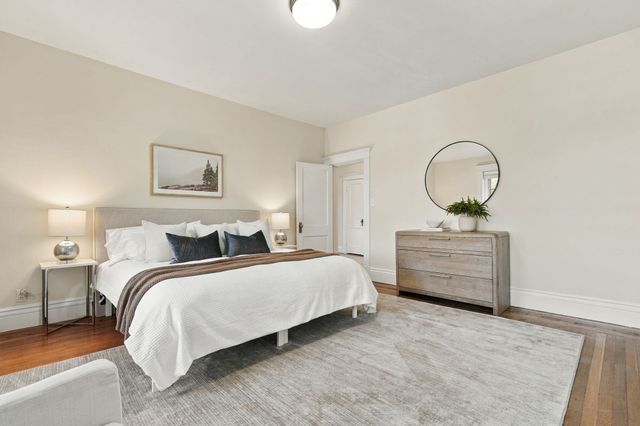59 Alton Pl 5, Brookline, MA 02446